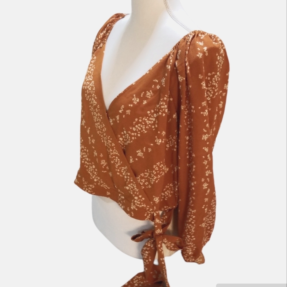NWT BCBG Paris plus size cropped wrap crossover top, with side tie detail XXL